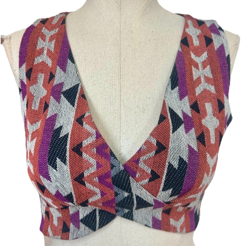 Blush Boutique Aztec Textured Print Zip Back Fitted Crop Top